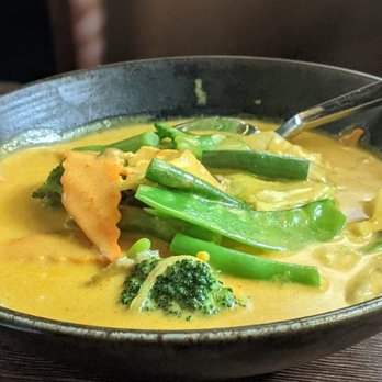 Aung Burma - Veggie Curry: My sister really liked it. A lot of choice on the menu for vegetarians, which isn't always typical at other Burmese places. - Burmese Near Me - Concord, California