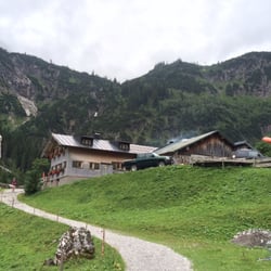 Hintere Gemstel-Hütte - Blick vom unteren Wanderweg