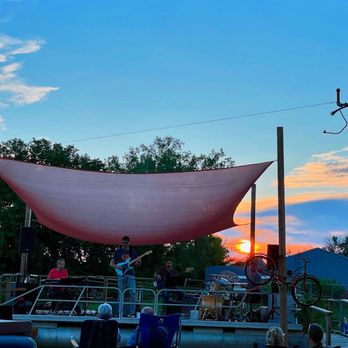 Captain Roy’s - Love music- Knuckle - Food Trucks Near Me - Des Moines, Iowa