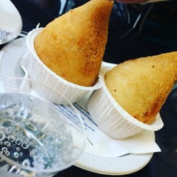 Pão de Açúcar - 2 coxinhas de frango.