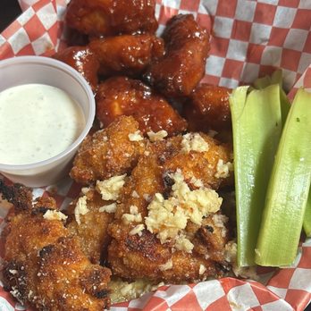 Rocco's Tavern - Boneless wings - Sports Bars Near Me - Pasadena, California Rocco's Tavern - Boneless wings - Sports Bars Near Me - Pasadena, California