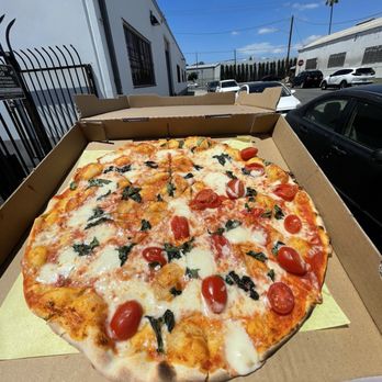 Eatalian - Speciale Pizza to go! Nom nom nom ;) - Italian Near Me - Gardena, California