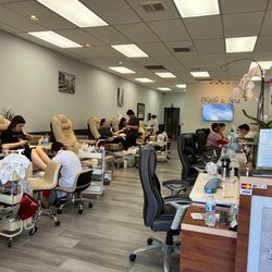 iNails & Spa - Brand new remodel with all new top of the line equipment!