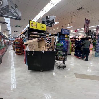 Ralphs - This is some of the mess that littered The majority of the isles this morning. - Grocery Near Me - Los Angeles, California