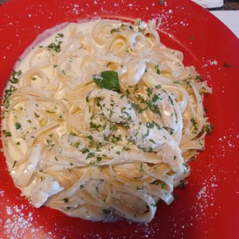 Joes Pizza Pasta & Subs - Fettuccine chicken - Italian Near Me - Carrollton, Texas