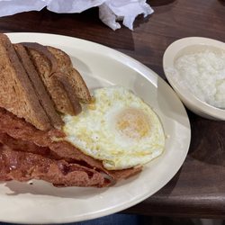 Harris County Smokehouse - 1 egg with side of turkey bacon, grits and toast