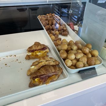 DF Donuts - Breakfast crossaints and donut holes - Donuts Near Me - Stockton, California DF Donuts - Breakfast crossaints and donut holes - Donuts Near Me - Stockton, California