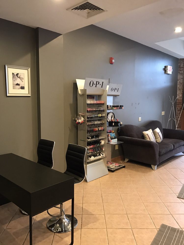 Serenity Nails & Spa Image