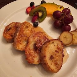 Le Gîte Dézéry - French toast breakfast