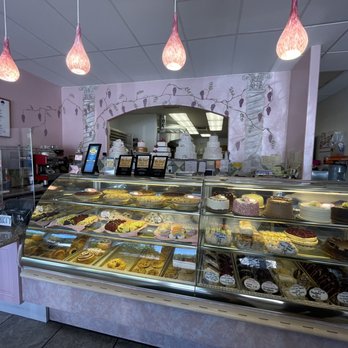 Le Gateau Elegant - Inside - Bakeries Near Me - Walnut Creek, California Le Gateau Elegant - Inside - Bakeries Near Me - Walnut Creek, California