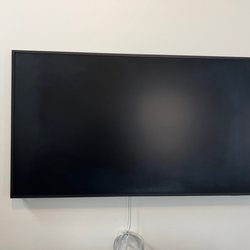 AV Evolution - Smudging around entire frame of tv damaging tv from the cleaner solution he insisted on using.