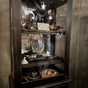 Borgin and Burkes - Display - Accessories Near Me - Orlando, Florida Borgin and Burkes - Display - Accessories Near Me - Orlando, Florida