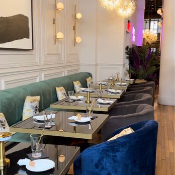 Beehive - Dining room - Cocktail Bars Near Me - Dallas, Texas