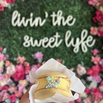 Sweet Lyfe Boba Bar - Mango Ice Cream Macaron - Bubble Tea Near Me - Fresno, California Sweet Lyfe Boba Bar - Mango Ice Cream Macaron - Bubble Tea Near Me - Fresno, California