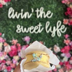 Sweet Lyfe Boba Bar - Mango Ice Cream Macaron