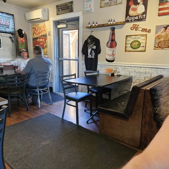 Lexi's Pizza Pub - Pizza Near Me - Kelso, Washington