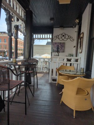 JJ's Wine Bar by null