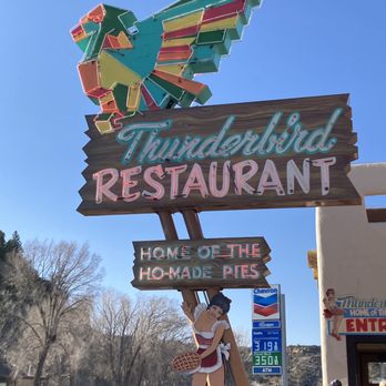 Thunderbird Restaurant - Who doesn't want a pie made by a ho? - American Near Me - Mt. Carmel Junction, Utah Thunderbird Restaurant - Who doesn't want a pie made by a ho? - American Near Me - Mt. Carmel Junction, Utah