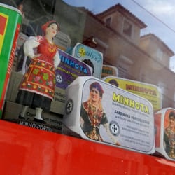 Loja Portugueza - Loja Portugueza da Graça, montra.