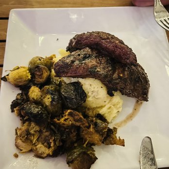 Post and Vine - Tangy Garlic Skirt Steak - New American Near Me - Vero Beach, Florida