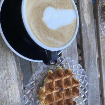 Lone Pine Coffee Roasters - Coffee & Tea Near Me - Bend, Oregon