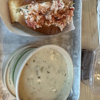 Real Seafood Co - Lobster roll and clam chowder - Seafood Near Me - Madison, Wisconsin Real Seafood Co - Lobster roll and clam chowder - Seafood Near Me - Madison, Wisconsin