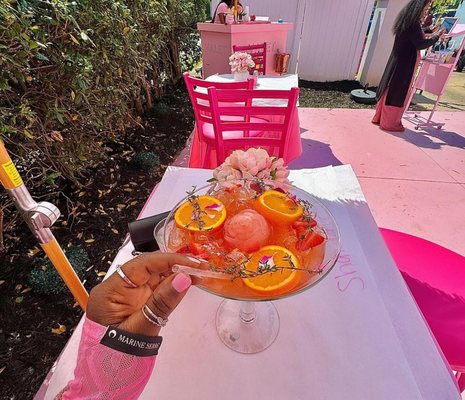 High Noon Brunchery by null