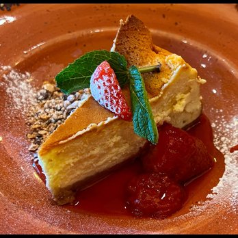 Dodds Restaurant - White chocolate cheesecake with berries & crunchy chocolate crumbles - Modern European Near Me - Ambleside, CMA