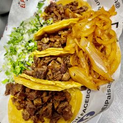 Taqueria El Paisano Truck - Tacos de Bistec.