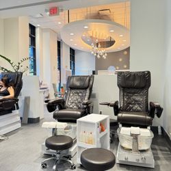 Aura Day Spa - Pedicure area.