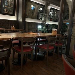 Cafe Del Sol - Nettes Gebäude. Ehemaliges Spital. Etwas kalt im Restaurant.