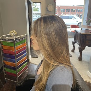 Salon 811 - Hair Salons Near Me - Western Springs, Illinois Salon 811 - Hair Salons Near Me - Western Springs, Illinois