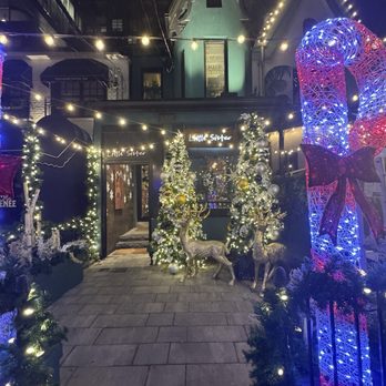 Little Sister - Little Sister Toronto. The best holiday vibe, amazing food and great service! 10/10! - Bars Near Me - Toronto, Ontario Little Sister - Little Sister Toronto. The best holiday vibe, amazing food and great service! 10/10! - Bars Near Me - Toronto, Ontario