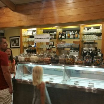 Sal & Mookie's - Ice cream bar! - Pizza Near Me - Jackson, Mississippi
