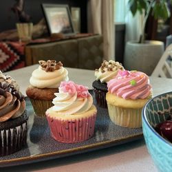Sister Honey's - Sample sized cupcakes