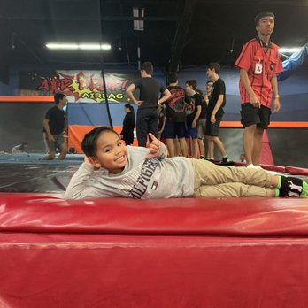 iTrampoline - Trampoline Parks Near Me - Waipahu, Hawaii