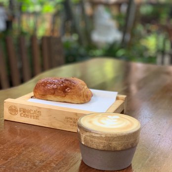 Finca’s Coffee - Cappuccino & chocolate croissant - Coffee & Tea Near Me - Miami, Florida