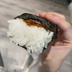 Olioli Hawaiian BBQ - Spam Musubi (rice to spam ratio).