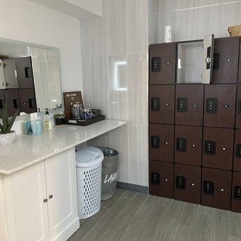 BL Spa - Change room - Day Spas Near Me - Glendale, Arizona