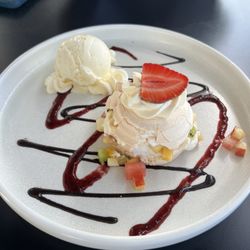 Ocean View Restaurant - Pavlova dessert