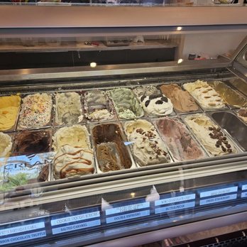 Cream And Cake Couture - Ice cream case - Bakeries Near Me - Sedona, Arizona Cream And Cake Couture - Ice cream case - Bakeries Near Me - Sedona, Arizona