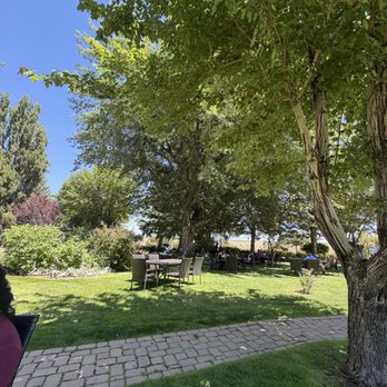Basin Cafe - Outdoor patio - Burgers Near Me - Lee Vining, California Basin Cafe - Outdoor patio - Burgers Near Me - Lee Vining, California