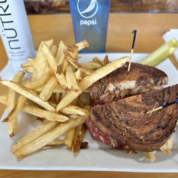Skeleton Key Bar and Grille - Reuben and Hand Cut Fries - Bars Near Me - Chesapeake, Virginia Skeleton Key Bar and Grille - Reuben and Hand Cut Fries - Bars Near Me - Chesapeake, Virginia