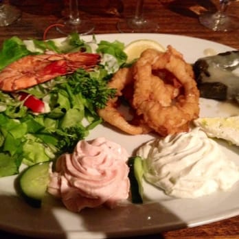 Le Syrtaki - Assiette de mezze en plat - Greek Near Me - Ixelles, BRU Le Syrtaki - Assiette de mezze en plat - Greek Near Me - Ixelles, BRU