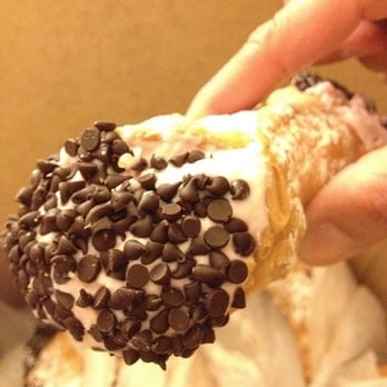 Mike's Pastry - Best cannoli ever - Bakeries Near Me - Boston, Massachusetts Mike's Pastry - Best cannoli ever - Bakeries Near Me - Boston, Massachusetts