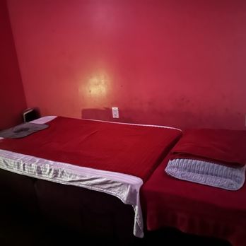 LH Foot Massage - Clean spa room... but the only lighting inside was from my phone! - Massage Near Me - San Diego, California LH Foot Massage - Clean spa room... but the only lighting inside was from my phone! - Massage Near Me - San Diego, California