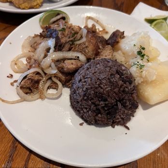 Padrino’s Cuban Restaurant - Lechon Asado - Cuban Near Me - Dania Beach, Florida
