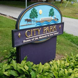 Delphi City Park - Colorful signs to catch your attention that a park is near
