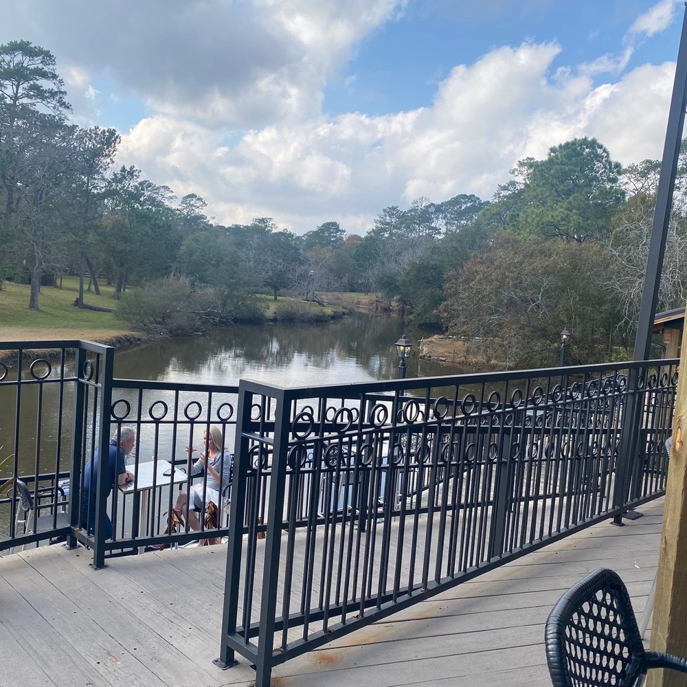 Marais - Great patio with view - Seafood Near Me - Dickinson, Texas Marais - Great patio with view - Seafood Near Me - Dickinson, Texas