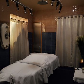 Ho'ala Salon and Spa - Massage room, behind the curtain is all storage you can see boxes piled up in there - Day Spas Near Me - Honolulu, Hawaii Ho'ala Salon and Spa - Massage room, behind the curtain is all storage you can see boxes piled up in there - Day Spas Near Me - Honolulu, Hawaii